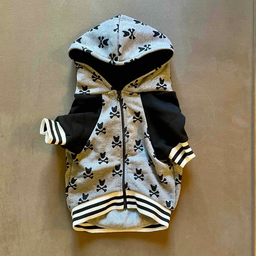 Frenchie Bulldog Dog Hoodie - Skull and Crossbones - Size XL